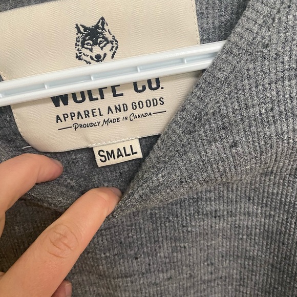 WOLFE CO APPAREL GREY HAWKSTONE WAFFLE KNIT SIZE SMALL - Picture 3 of 3